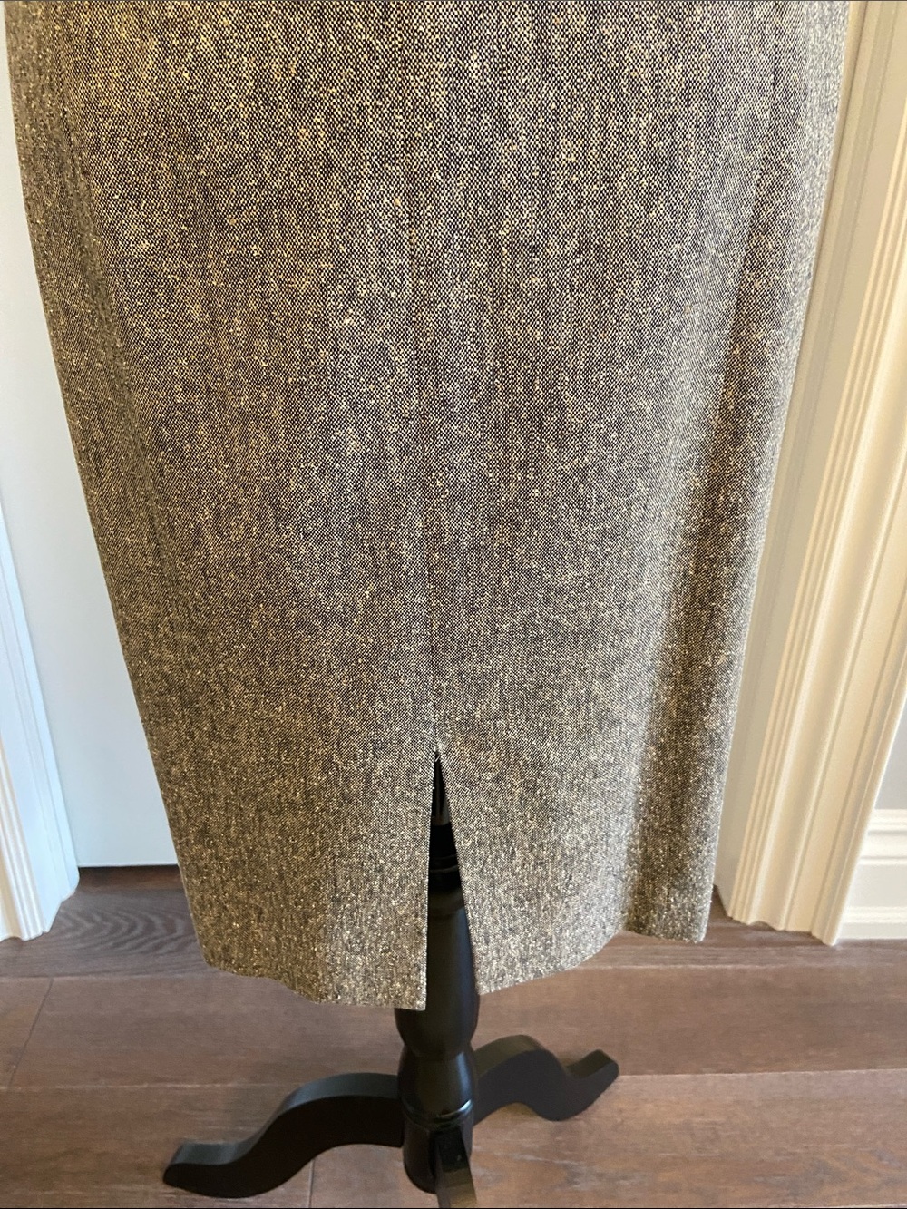 Pink Tartan Gray Tweed Midi Sheath Dress with Tie Neck Detail. Size US6 - Picture 6 of 15